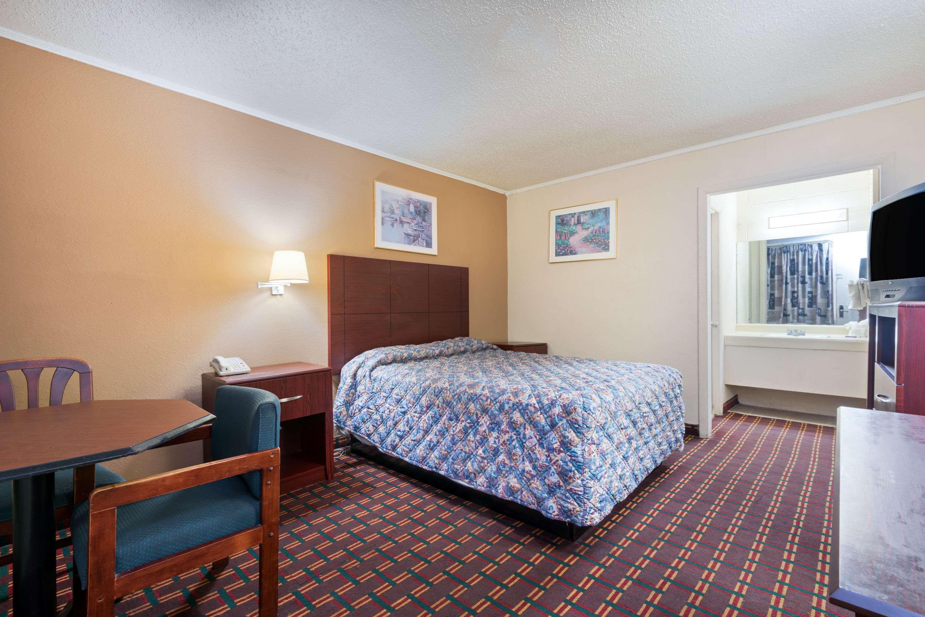 Knights Inn Fayetteville - Fort Bragg Kültér fotó